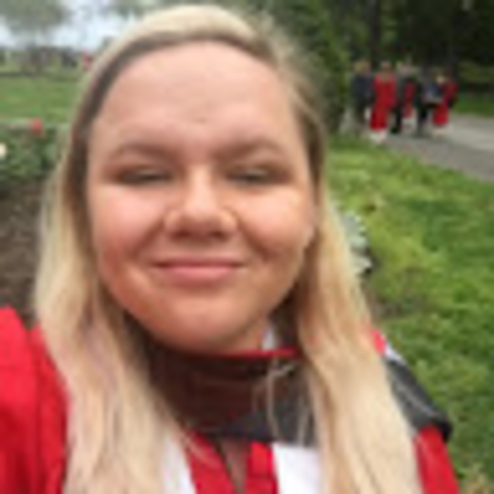 Meet your Posher, Kayla